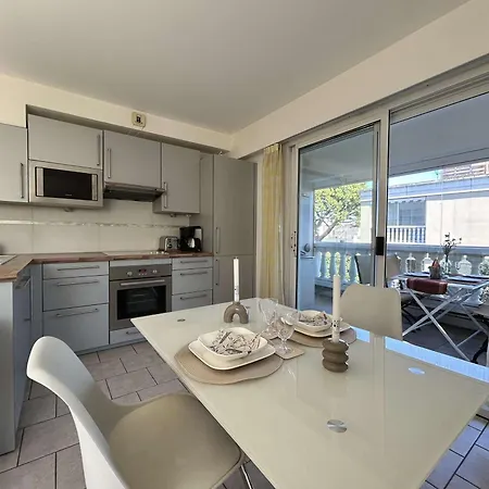 2 Pieces Avec Loggia, Proche Plage, Garage Et Prestations Soignees A - Fr-1-252-19 Apartment *