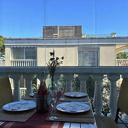 Apartment 2 Pieces Avec Loggia, Proche Plage, Garage Et Prestations Soignees A - Fr-1-252-19 Antibes