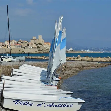 2 Pieces Avec Loggia, Proche Plage, Garage Et Prestations Soignees A - Fr-1-252-19 Apartment Antibes