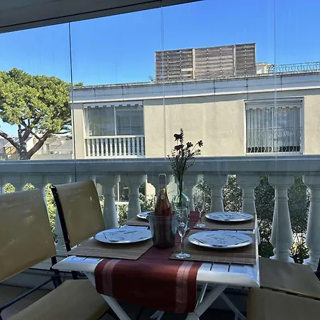 Apartment 2 Pieces Avec Loggia, Proche Plage, Garage Et Prestations Soignees A - Fr-1-252-19